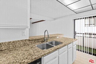 Building Photo - 10535 Wilshire Blvd