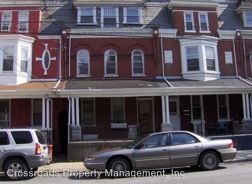 Primary Photo - 32 E James St