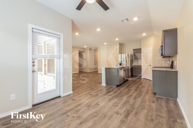 Building Photo - 3370 Everly Dr