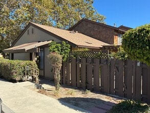 Building Photo - 1640 Parakeet Ct