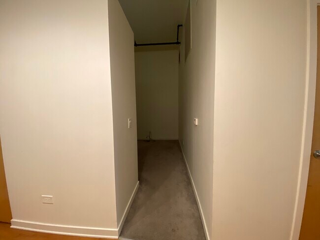 2nd bedroom - 1224 W Van Buren St
