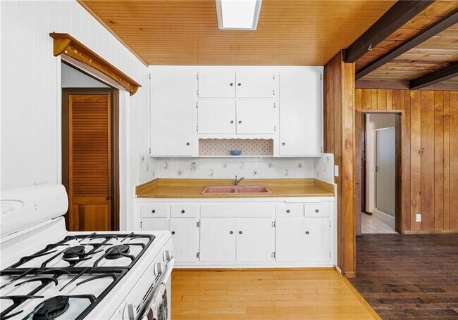 Foto del edificio - 1731 W 234th St