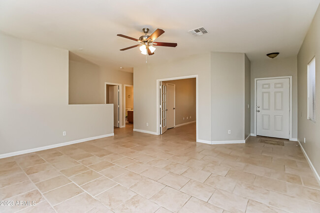 Foto del edificio - 30465 N Bareback Trail