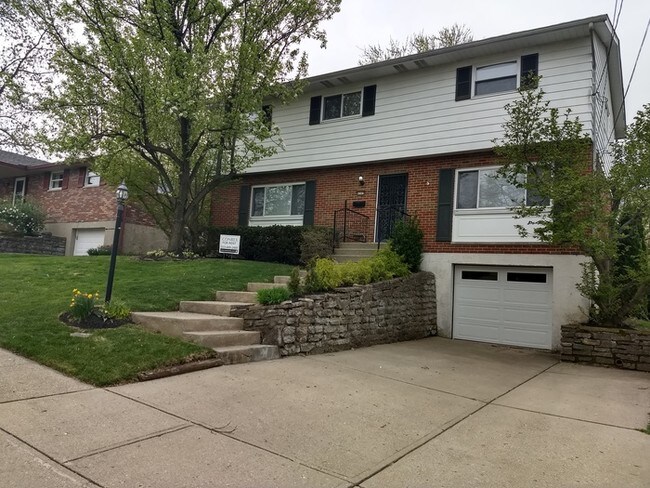 Building Photo - Delhi Twp Home!!!!