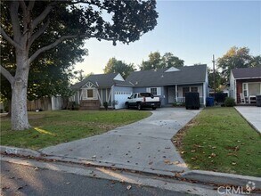 Building Photo - 4741 El Molino Ave