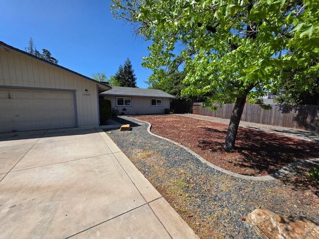 Building Photo - Charming Family Home for Rent in Auburn, C...