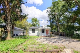 Building Photo - 3535 Rosselle St