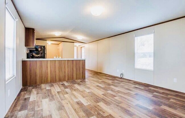 Building Photo - 5618 Arrowhead Dr
