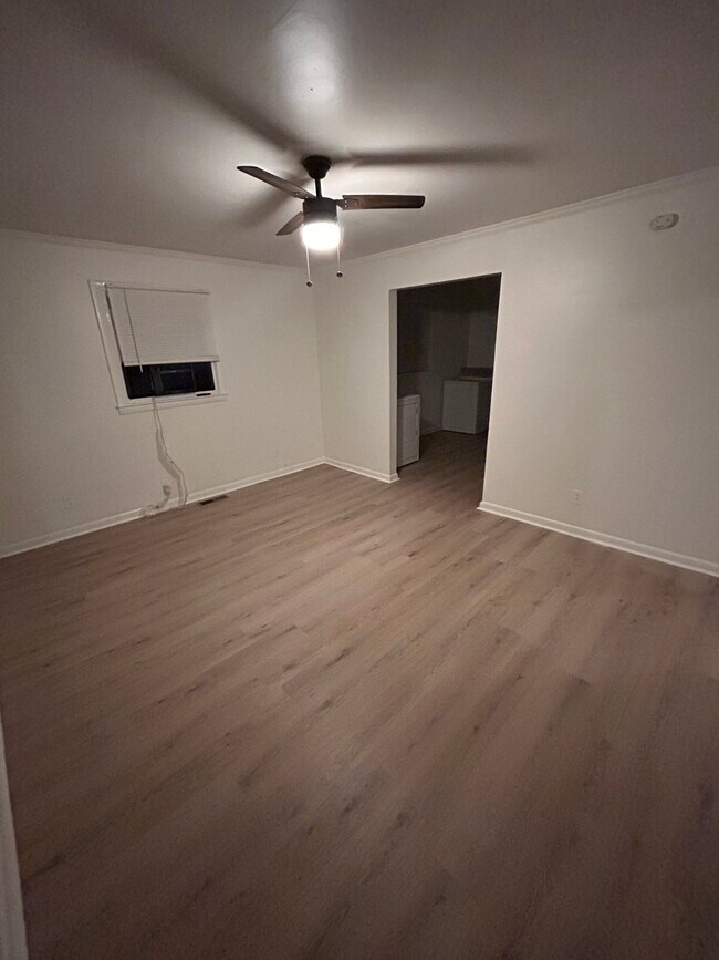Sala de estar - 3007 Central Ave
