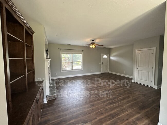 Building Photo - 9936 Falcon Crest Dr