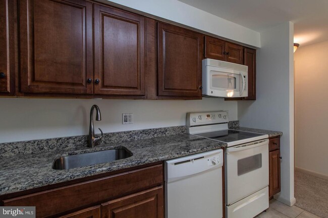 Foto del edificio - 319 Walnut Ct Way