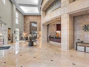 Building Photo - 19400 Turnberry Way