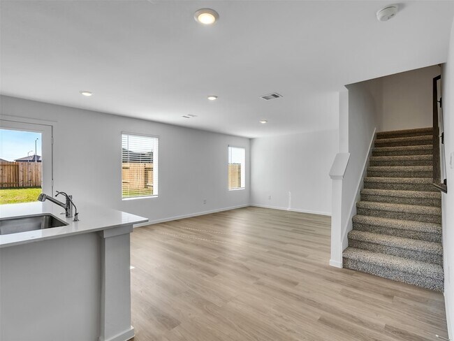Building Photo - 18711 Sunset Horizon Dr