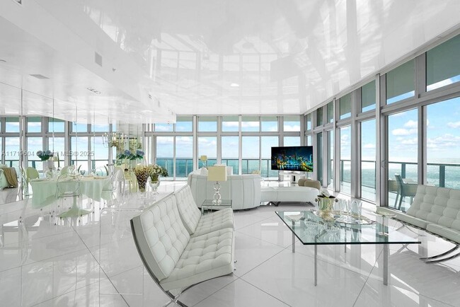 Foto del edificio - 3737 Collins Ave