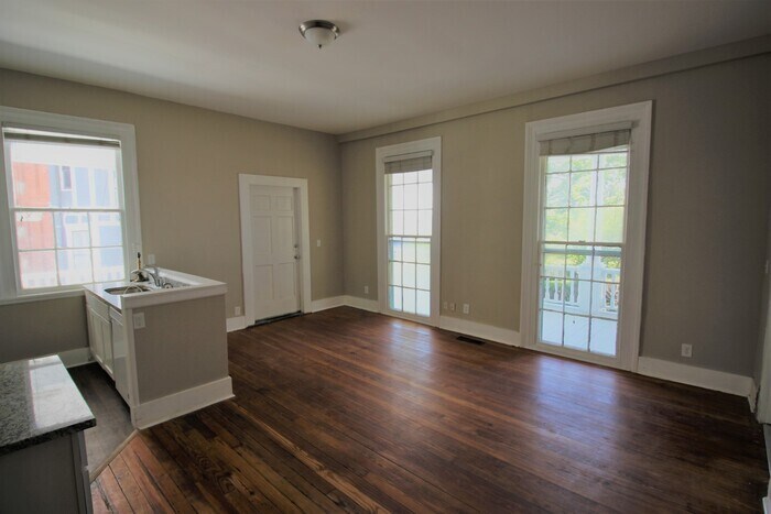 Primary Photo - Two Bedroom in Newly Renovated Historic House