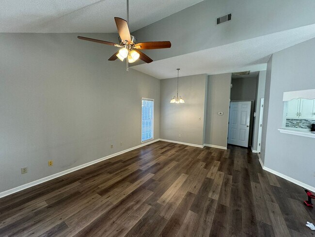 Building Photo - Cul-de-Sac Living in Sorensen Ridge!