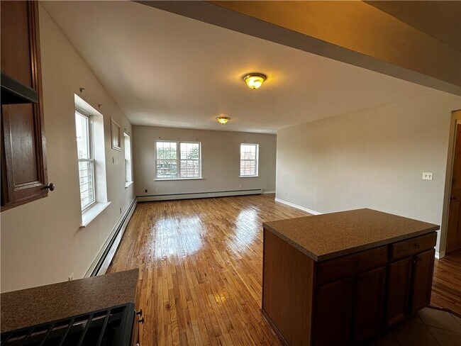 Foto del edificio - 764 Warwick St