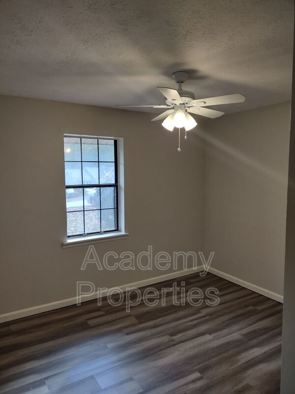 Foto del edificio - 106 Richard Way