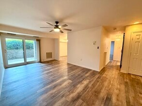 Building Photo - 20 Silverwood Cir