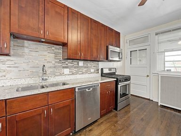 Foto del edificio - 3615 N Sawyer Ave