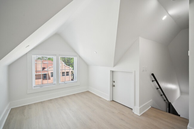 Building Photo - 326 Plant