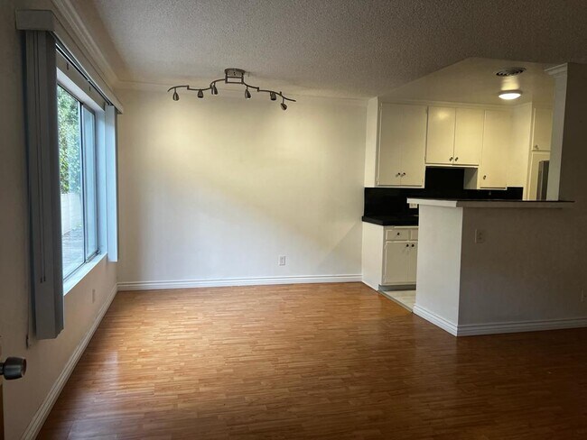 Foto del edificio - 1608 Brockton Ave