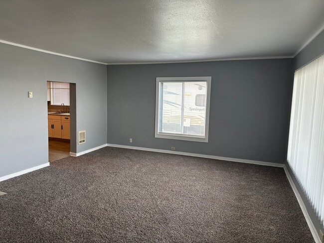 Foto del edificio - 4+ bedrooms, 1.75 bathrooms in South Tacoma