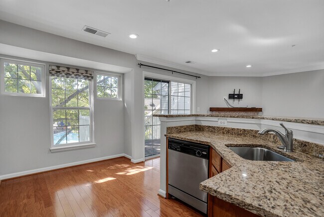 Foto del edificio - 3-Level Alexandria Townhouse