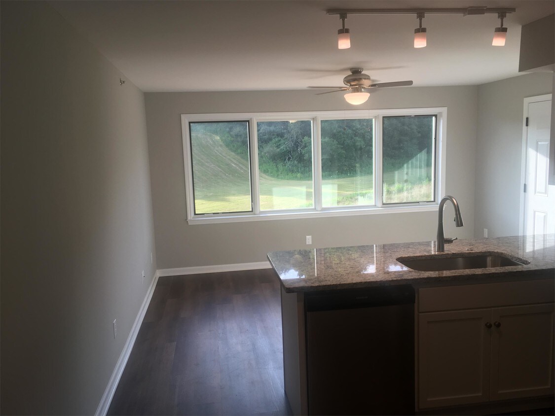 Foto principal - 124 Atkins Farm Ln