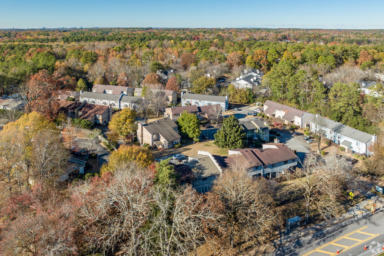 Foto aérea - Tree Creek Condominiums