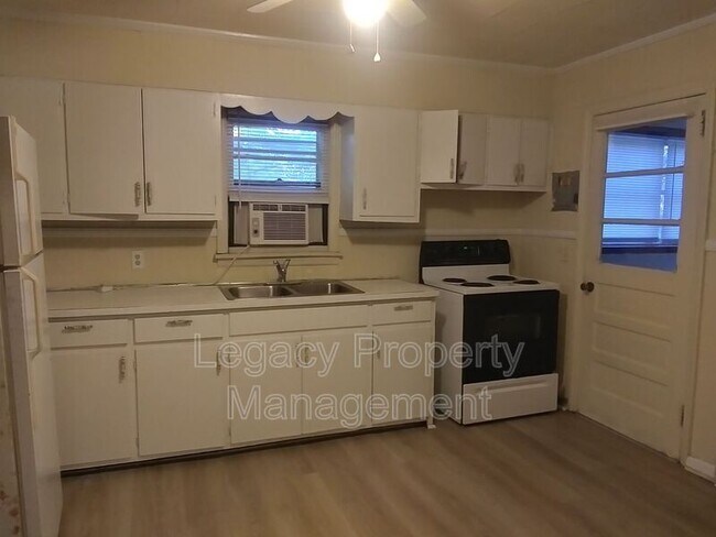 Foto del edificio - 507 Townbranch Rd