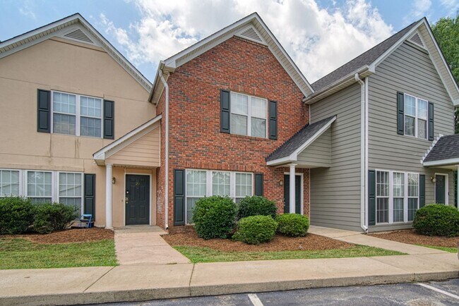Foto del edificio - Charming 2 BR, 2.5 BA, 2-Story Townhome for Rent in Greer, NO APPLICATION FEE if APPROVED