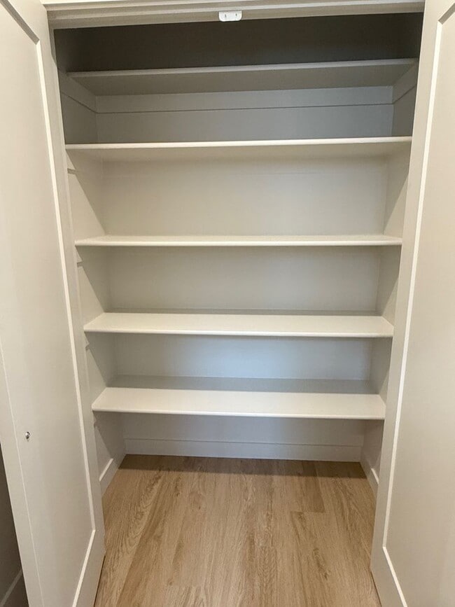 Foto del edificio - Beautiful townhome, construction just completed, 2 car garage, central air