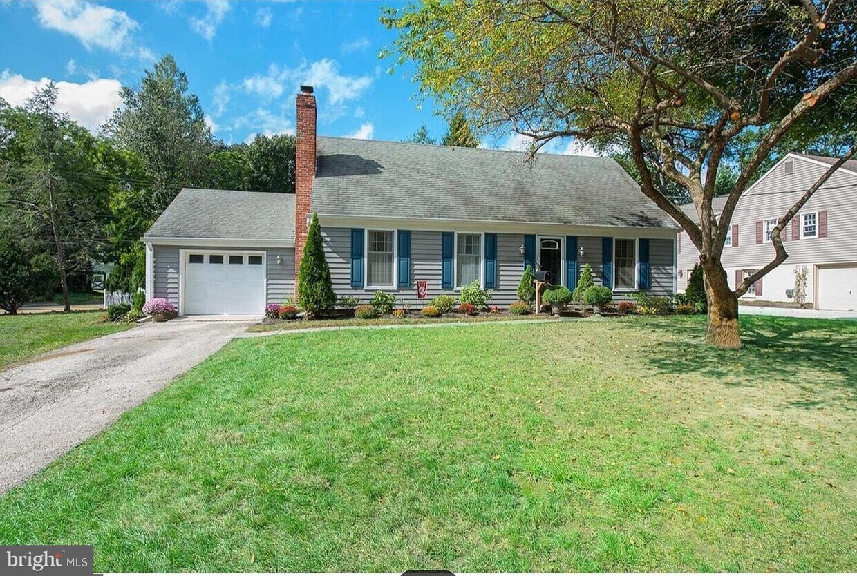Foto principal - 608 Valley View Rd