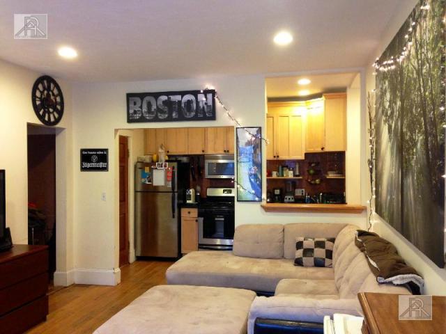 Foto del edificio - 4 bedroom in Brookline MA 02446