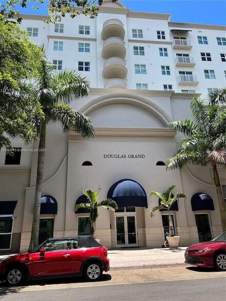 Foto del edificio - 50 Menores Ave