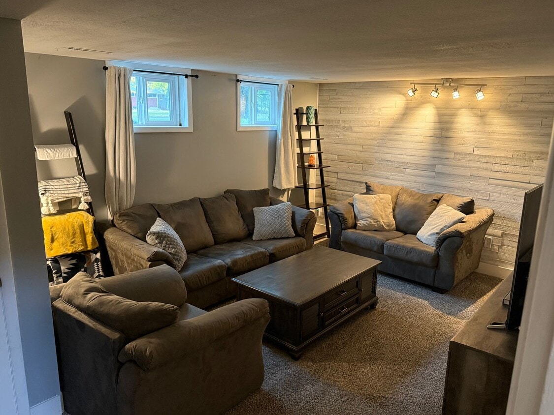 Foto principal - 1448 Avenue D