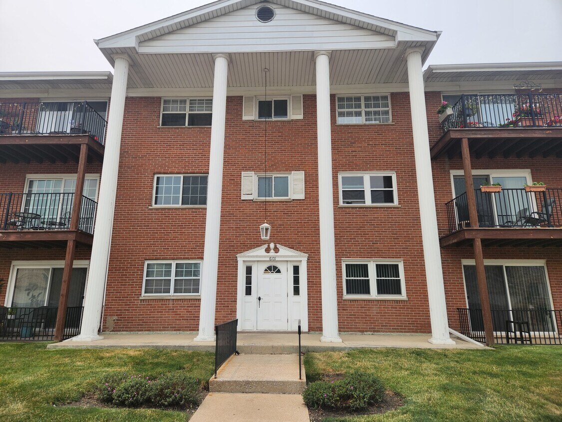 6101 W 94th St Unit C6, Oak Lawn, IL 60453 Condo for Rent in Oak Lawn