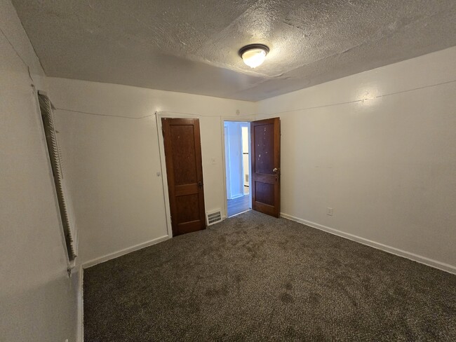 Building Photo - 10031 Sorrento Ave