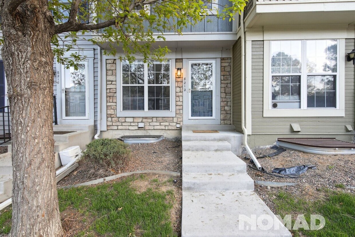 Foto principal - Charming 3BR Townhome in Centennial