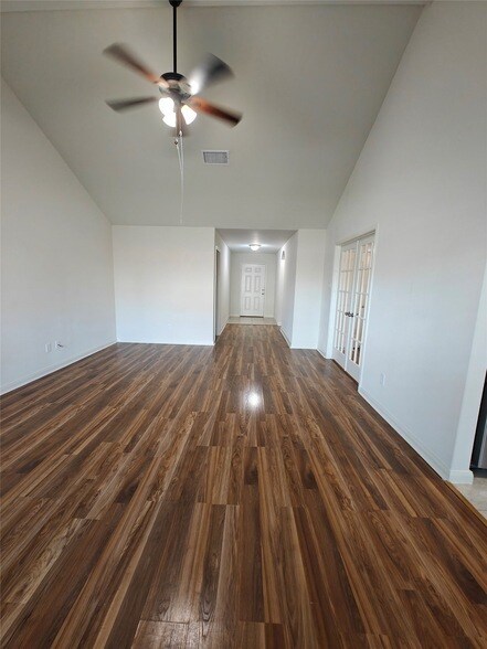 Building Photo - 2105 Old Harbor Way