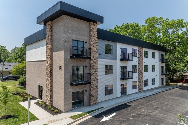 Interior Photo - 1729 Midtown