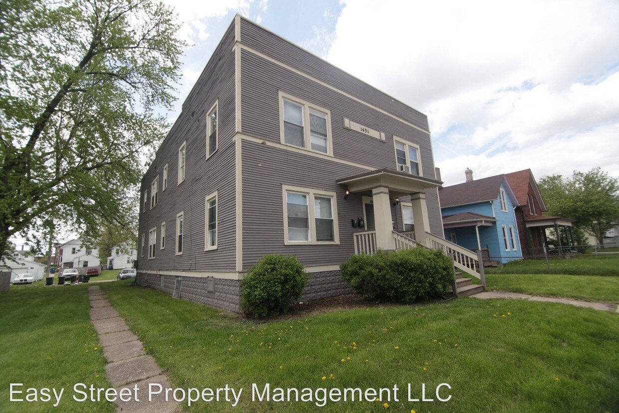 Primary Photo - 1451 W 4th St