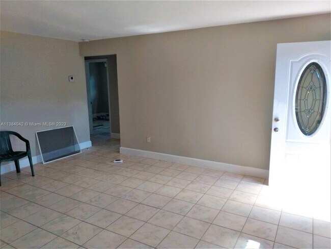 Foto del edificio - 982 NW 109th St