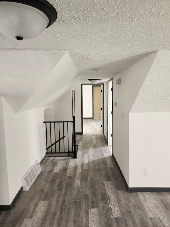 Building Photo - 113 S Polk St