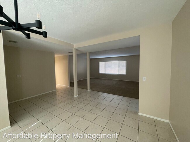 Building Photo - 3 br, 2.5 bath House - 645 W. Leadora Ave.