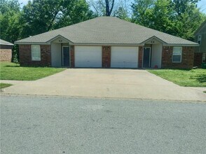 Building Photo - 251-251 Graystone Cir