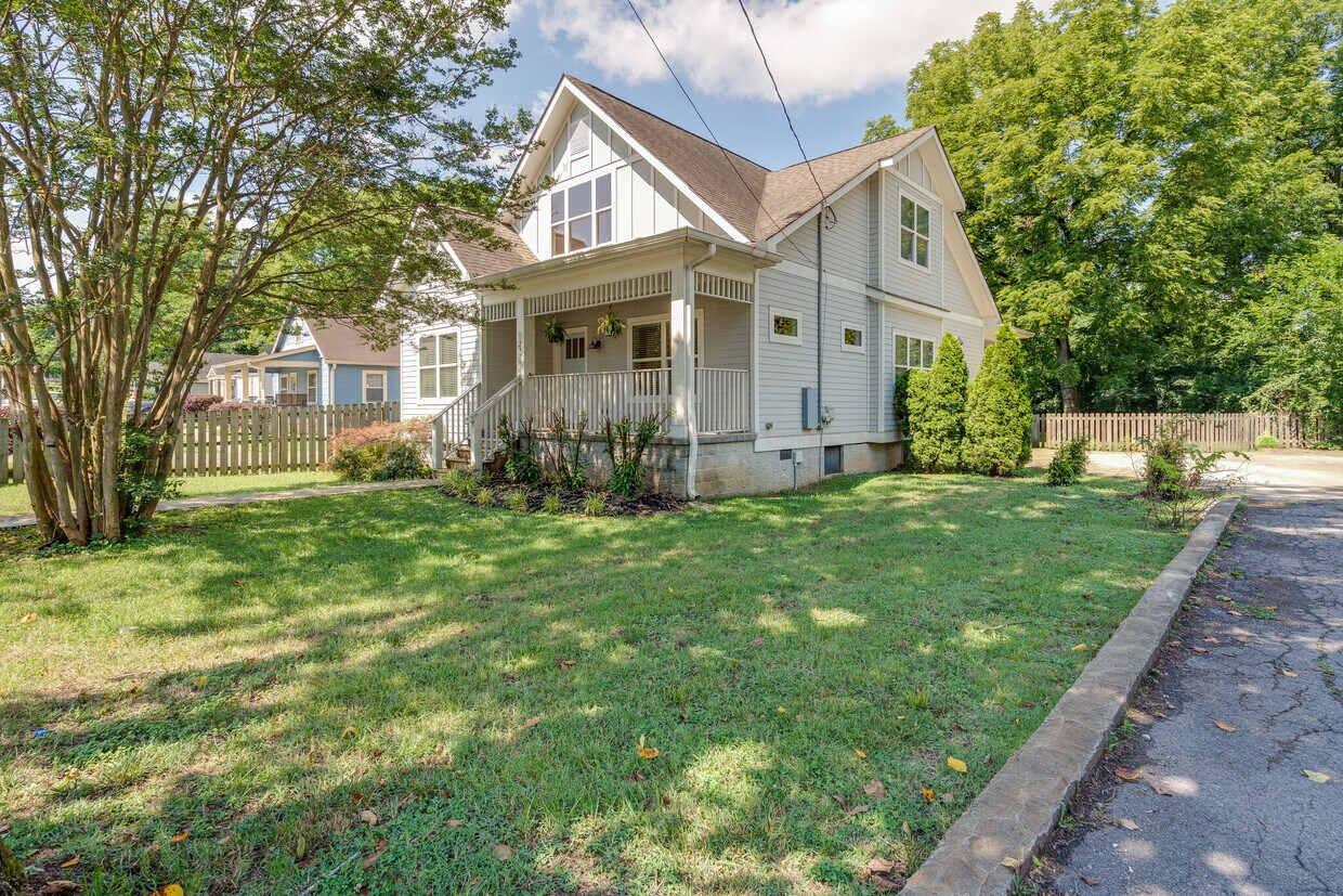 Foto principal - 1218 Laurent St