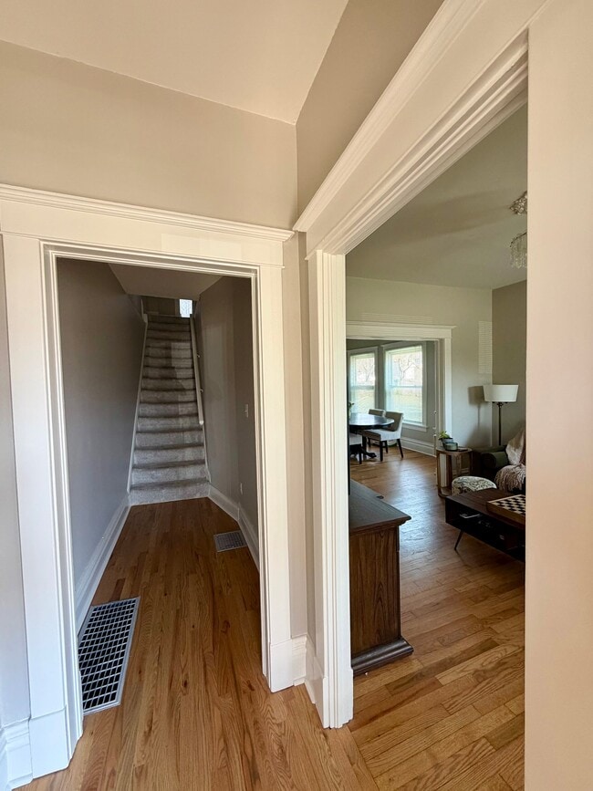 Building Photo - 34 Hereford St