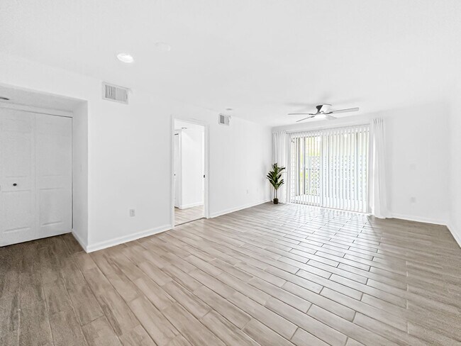 Foto del edificio - 2500 Winding Creek Blvd